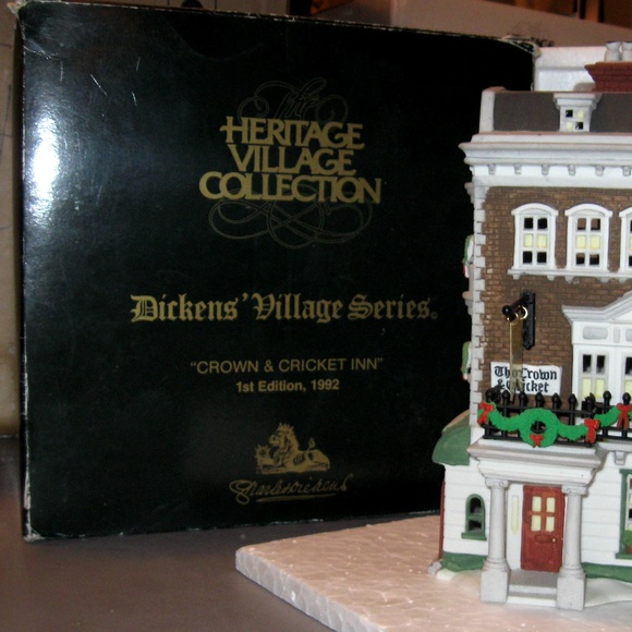 Dickens' Village Crown & Cricket Inn - LE - Picture 2 of 3